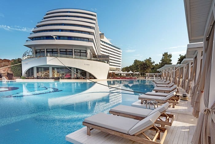 Titanic Beach Lara Otel'de Kalınır Mı?